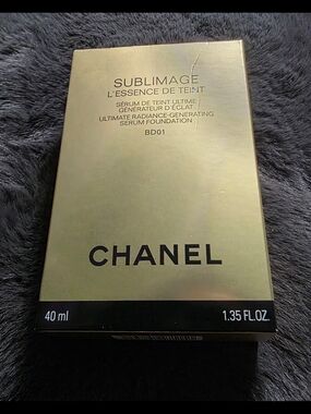 CHANEL Sublimage L'Essence de Teint BD01 Foundation W/ Brush NEW